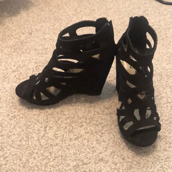 Black wedges - Picture 2 of 2